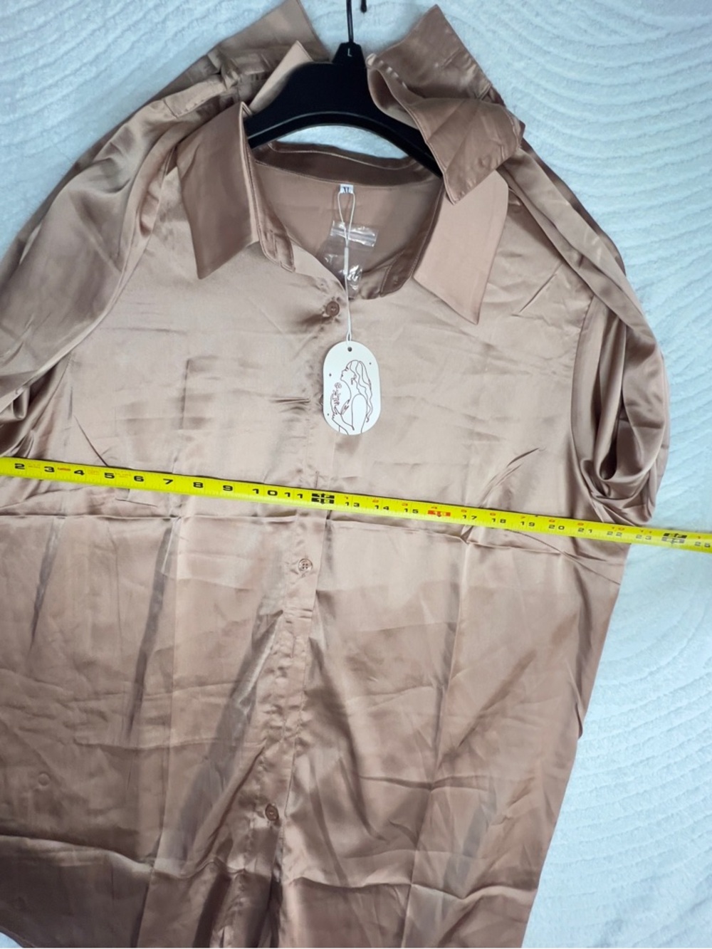 Women’s Satin Tan Button-Down Shirt - XL Unbranded - Picture 5 of 7